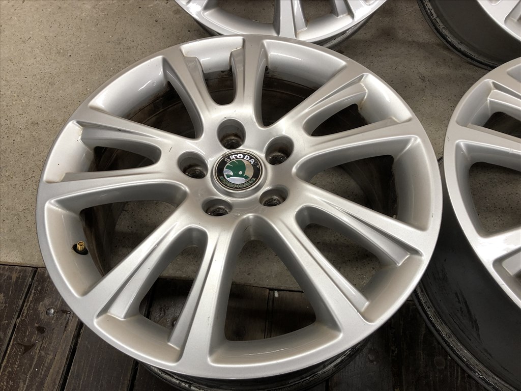 17 colos gyári Skoda Octavia RS alufelni 17 col 5x112 6. kép