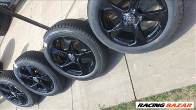 Toyota Prius 5. gen Phv új 6,5x17 col Et:40 alufelni + Tpms + 195/60r17 Yokohama új téligumi