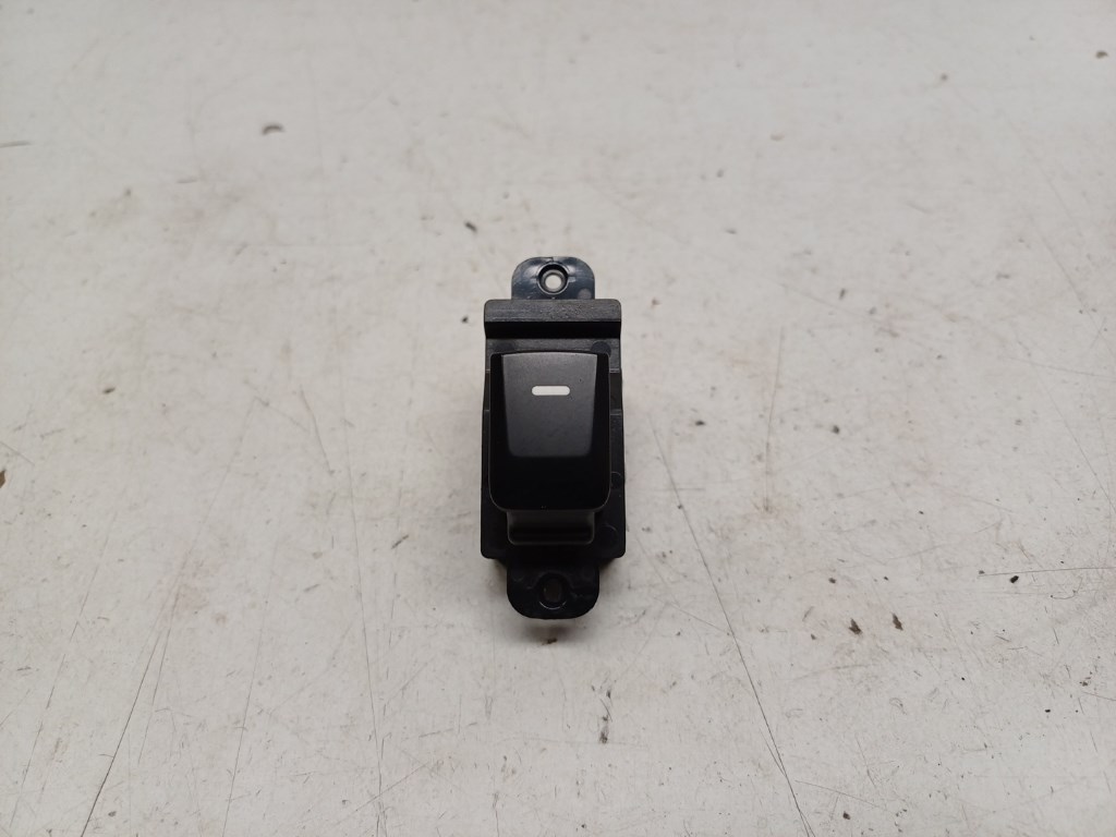 Kia Rio (UB) jobb elsõ ablakemelõ kapcsoló 935751W010 1. kép