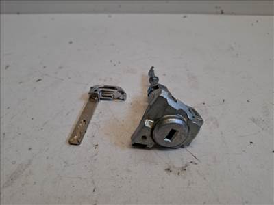 Kia X Ceed (CD) bal első ajtózár