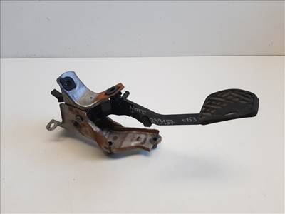 Nissan Note (E12) kuplungpedál