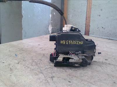 VOLKSWAGEN GOLF IV. Bal hátsó ajtó zárszerkezet központi záras