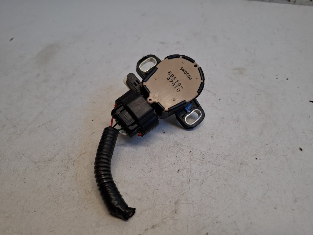 Toyota prius (XW30) féklámpa kapcsoló 8951047010 1. kép