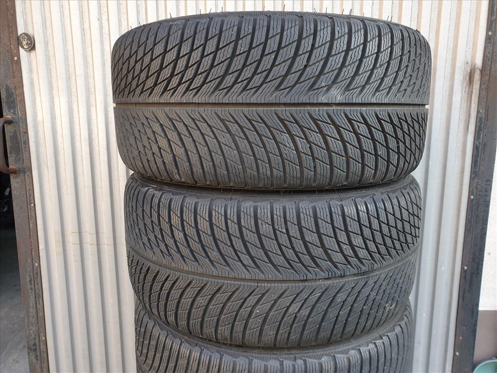  275/35 19 Michelin Pilot Alpin5 2. kép