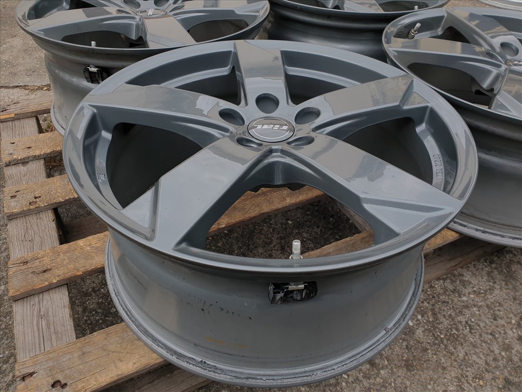 19" 5x114,3 Nissan - Renault + szenzor 5. kép