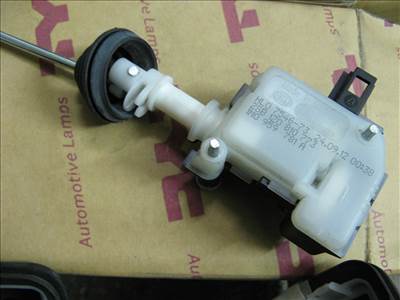 Skoda Octavia II tankajtó zár eladó