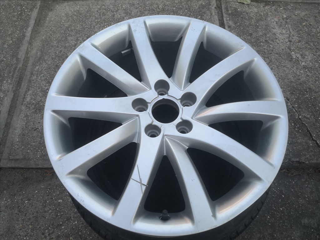 Audi 18-as sérült 5x112-es lyukosztású alufelni 1. kép