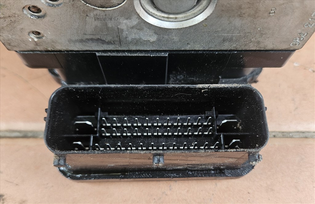 Opel Astra J 1.6 Turbo ABS kocka AA2 13332613 2. kép