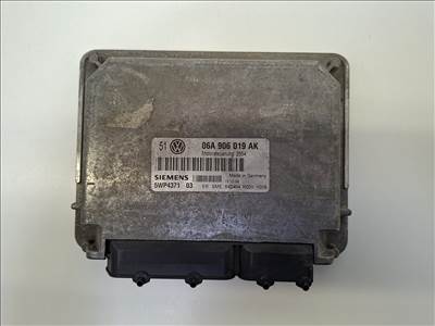 Volkswagen Golf IV 1.6 SR motorvezérlő 06A 906 019 AK (26095)