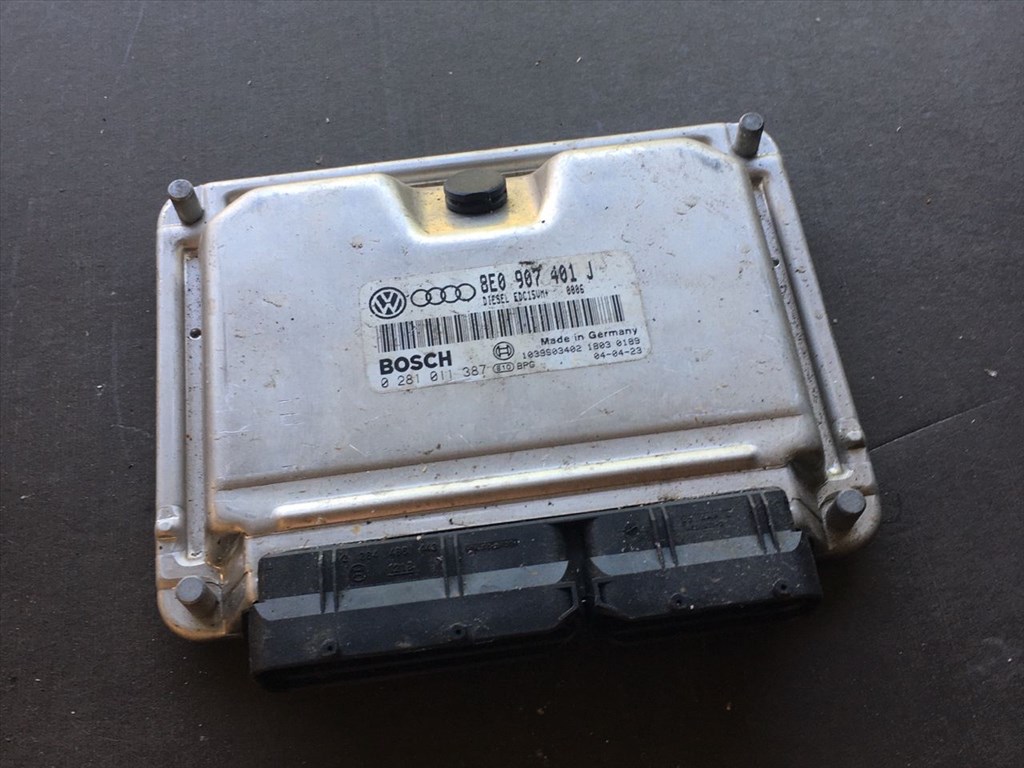 Audi A4 (B6/B7) motorvezérlő  8e0907401j 1. kép