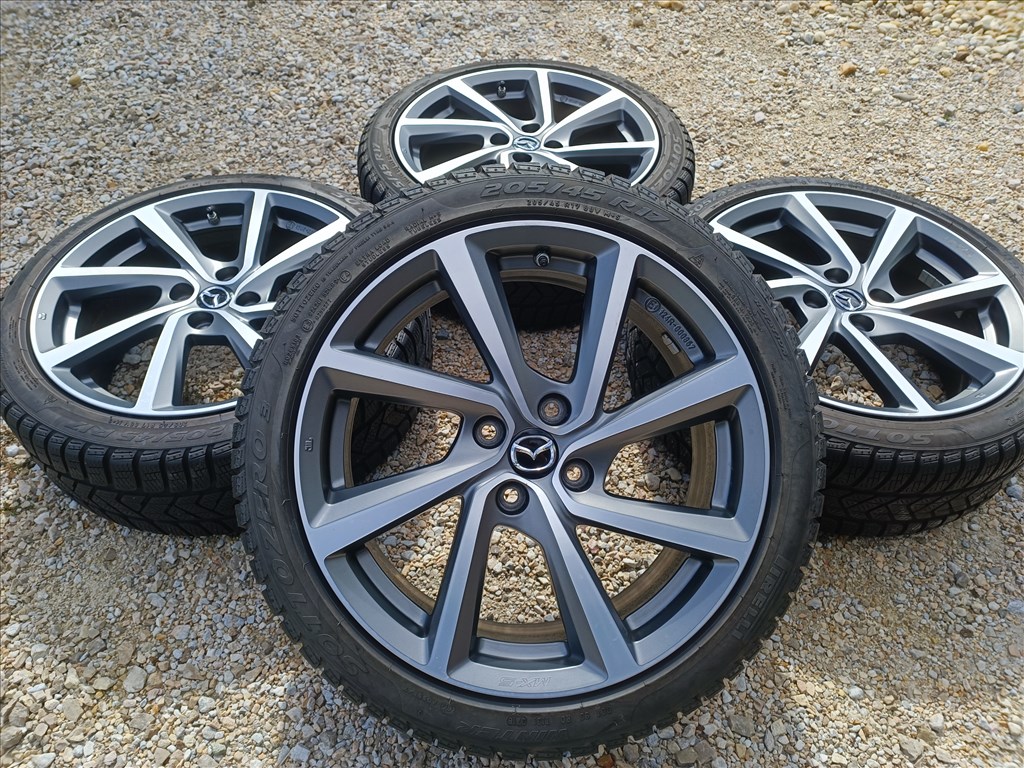  17" Gyári Mazda MX5 újszerű alufelni, rajta 205/45 R17 Pirelli téli gumival szenzorral  1. kép