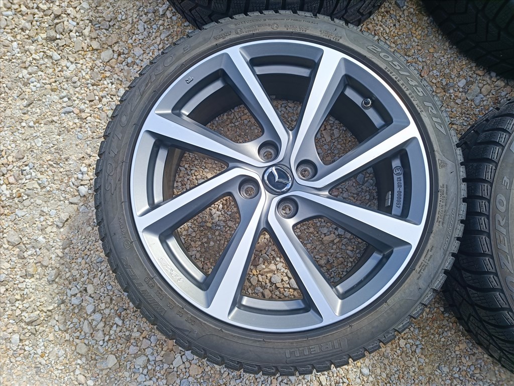  17" Gyári Mazda MX5 újszerű alufelni, rajta 205/45 R17 Pirelli téli gumival szenzorral  4. kép