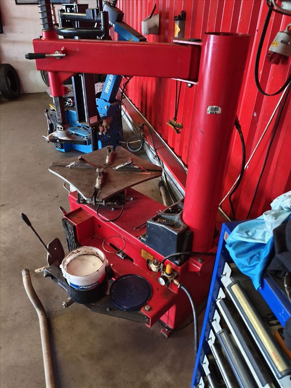 Gumiszerelő gép 6. kép