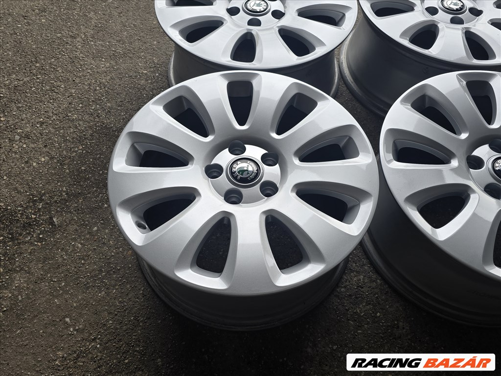  17"-es, 5x112-es újszerű gyári Skoda alufelni 2. kép