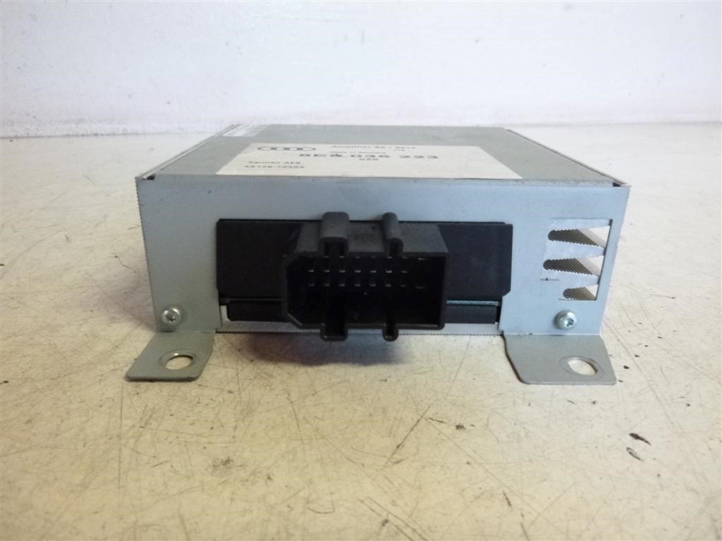 Audi A4 (8E B6) erõsítõ 8E5035223 2. kép