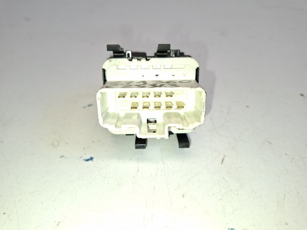 Dacia duster (HS) hátsó ablakemelõ kapcsoló 3. kép