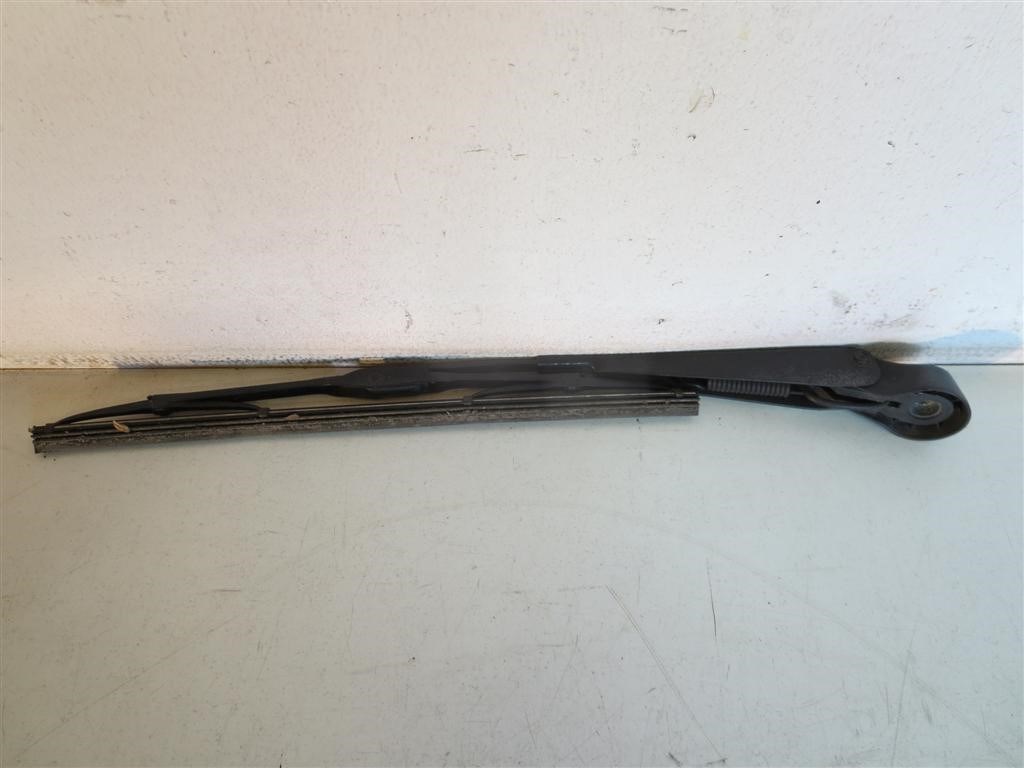 Ford Fiesta 3 ajtós hátsó ablaktörlõ kar 2S6117406AB 1. kép