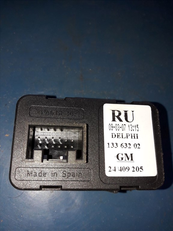 Opel Meriva Bal Elsõ Ablakemelõ Kapcsoló 24 409 205 2. kép