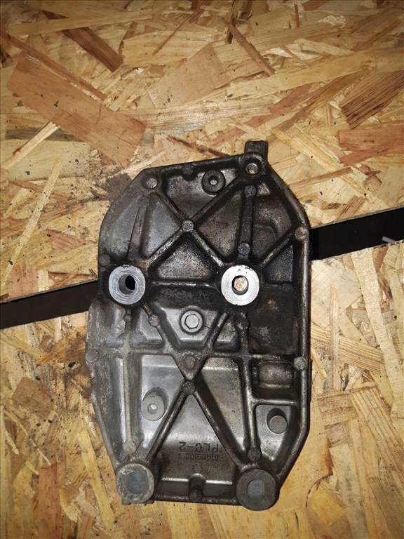 Suzuki Swift III 04-10 Klíma Kompresszor Tartó Konzol 2. kép