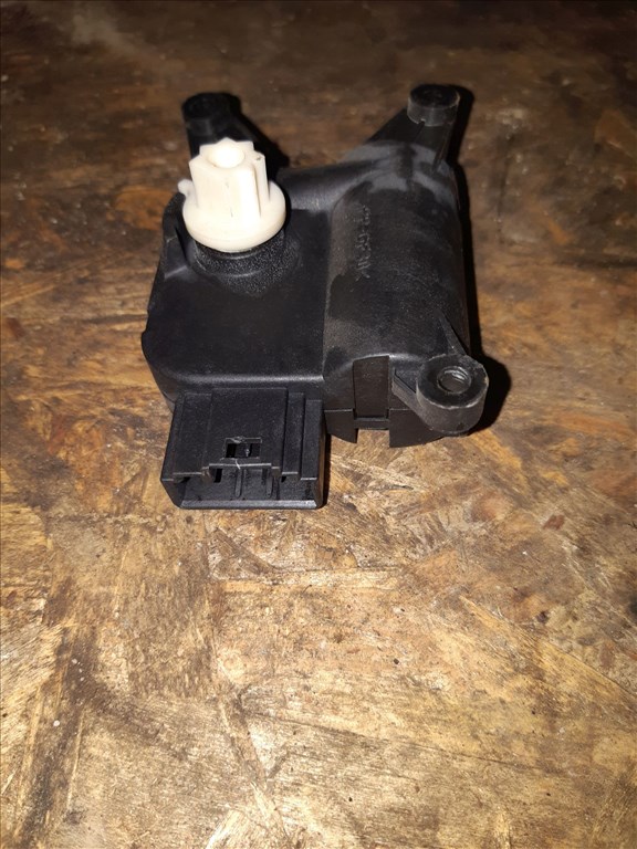 Seat Leon II Cupra Fûtés Állító Motor 0 132 801 345 2. kép