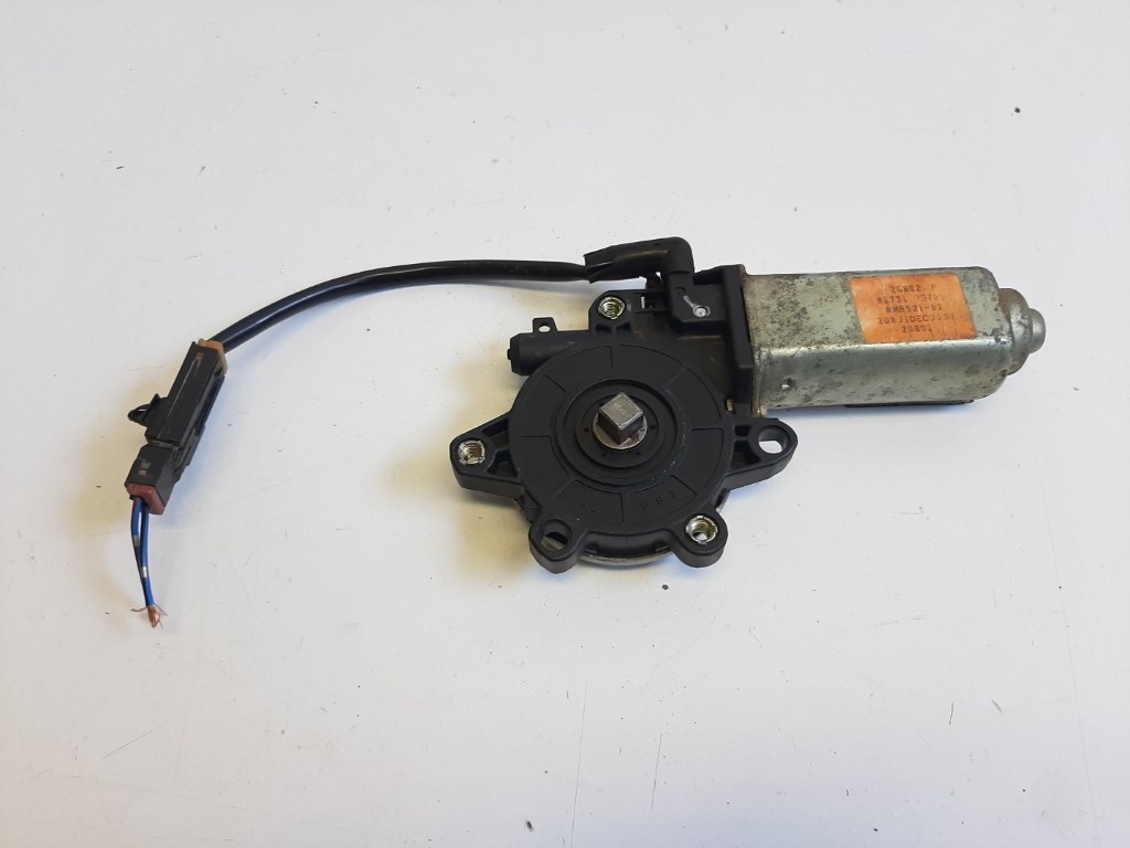 Nissan Navara (D22) bal hátsó ablakemelõ motor 827312S721 1. kép