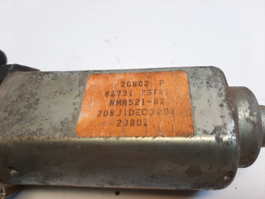 Nissan Navara (D22) bal hátsó ablakemelõ motor 827312S721 3. kép