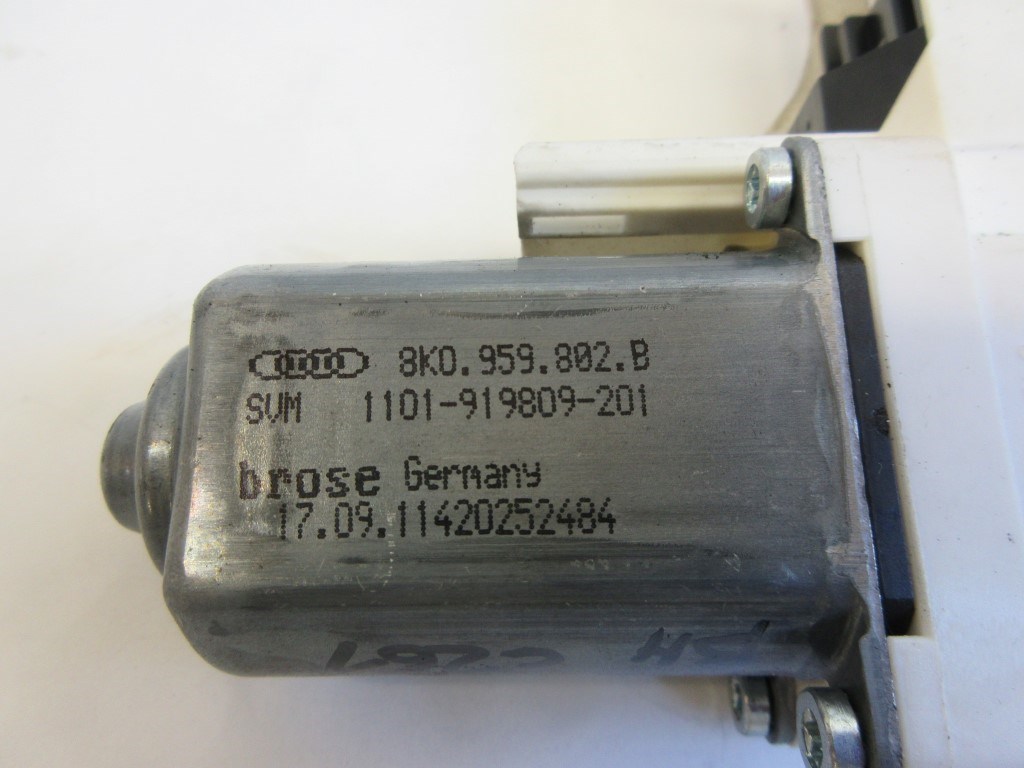 Volkswagen Sharan (7N) bal hátsó ablakemelõ motor 8K0959802B 2. kép