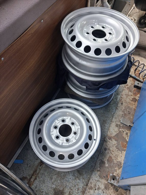  Mercedes Sprinter VW Crafter felújított (gyári felni) lemezfelni 1. kép