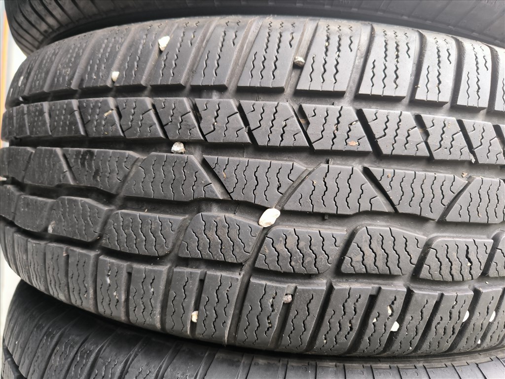  215/6017" 55e/4db használt Continental téli gumi gumi 3. kép