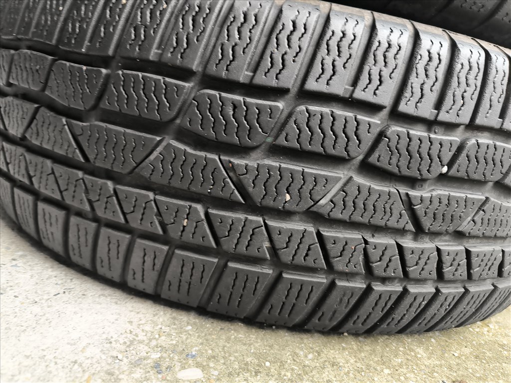  215/6017" 55e/4db használt Continental téli gumi gumi 5. kép