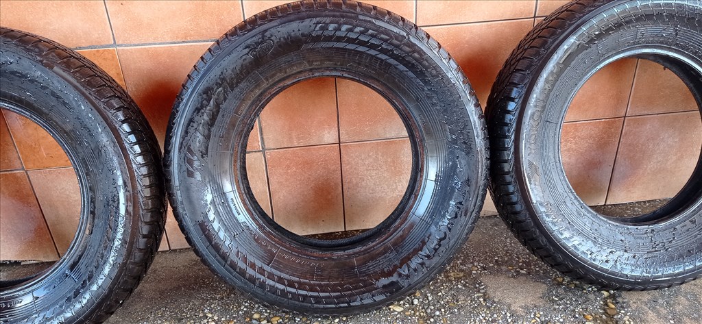TEREPJÁRÓ 16" TÉLI YOKOHAMA 205/80R16 ÚJSZERŰ GUMIK OLCSÓN!!! 4. kép