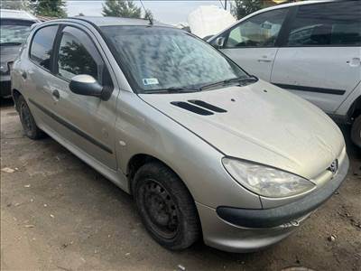 Peugeot 206 1.4HDI -8HX- bontott alkatrészei