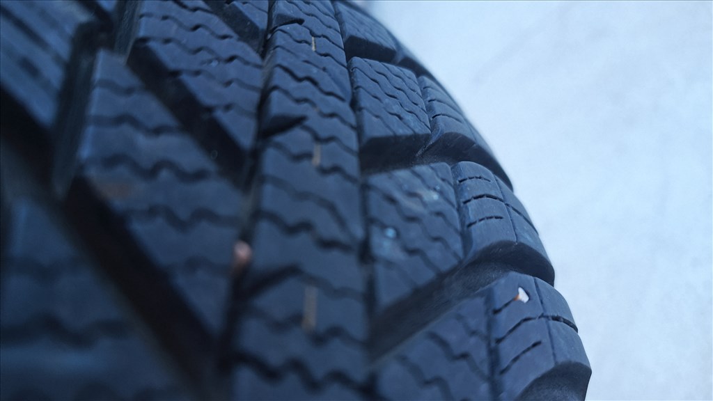 2db 175/65 R15 84T használt Nexen Nblue 4season négyévszakos gumi 4. kép