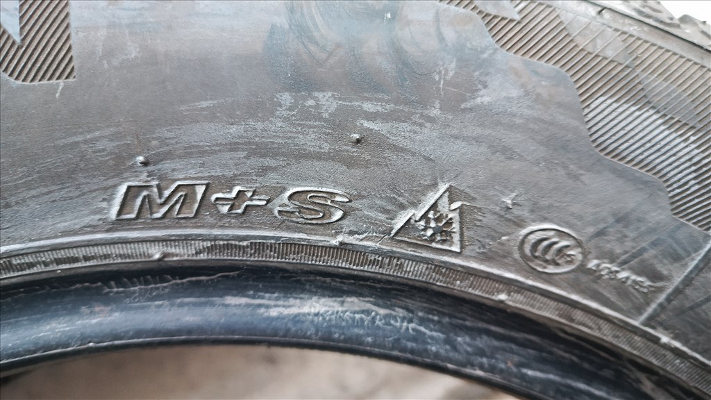 2db 175/65 R15 84T használt Nexen Nblue 4season négyévszakos gumi 5. kép