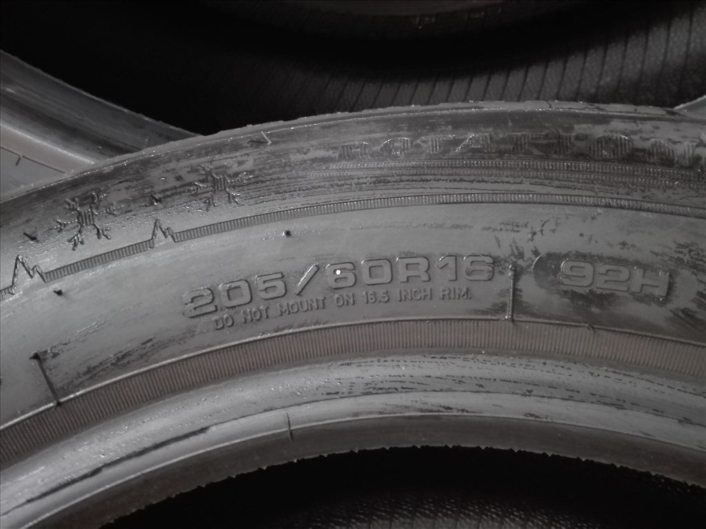 205/60R16 ÚJ Dunlop téli gumi garnitúra 205/60 r16 5. kép