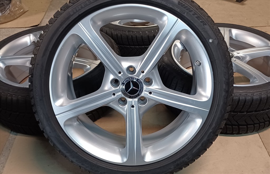 Mercedes W257 CLS 5x112 8x19 245/40 R19 téli gumikkal 4db 1. kép