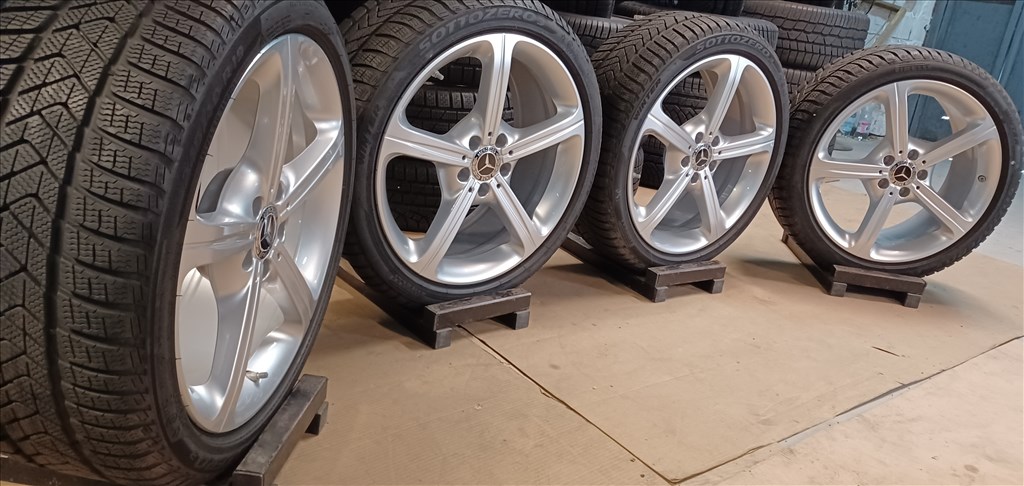 Mercedes W257 CLS 5x112 8x19 245/40 R19 téli gumikkal 4db 7. kép