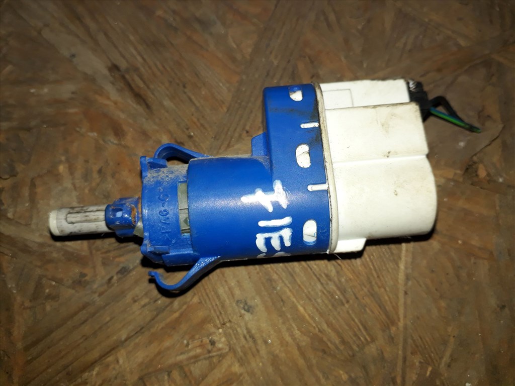 Ford Fiesta VII Féklámpa Kapcsoló AA6T-9C872-AA 1. kép