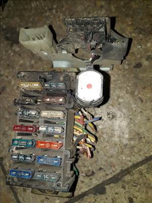 Suzuki Vitara Biztosítéktábla / Relé Tábla