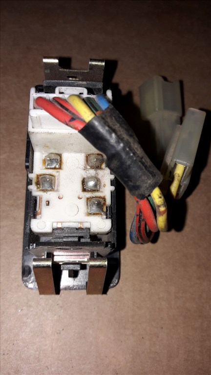 Suzuki Vitara Jobb Hátsó Ablakemelõ Kapcsoló 2. kép