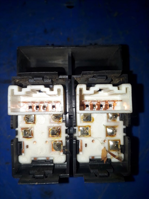 Suzuki Vitara Hátsó Ablakemelõ Kapcsoló 2. kép