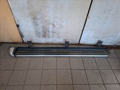 Nissan Navara (D23) bal fellépő