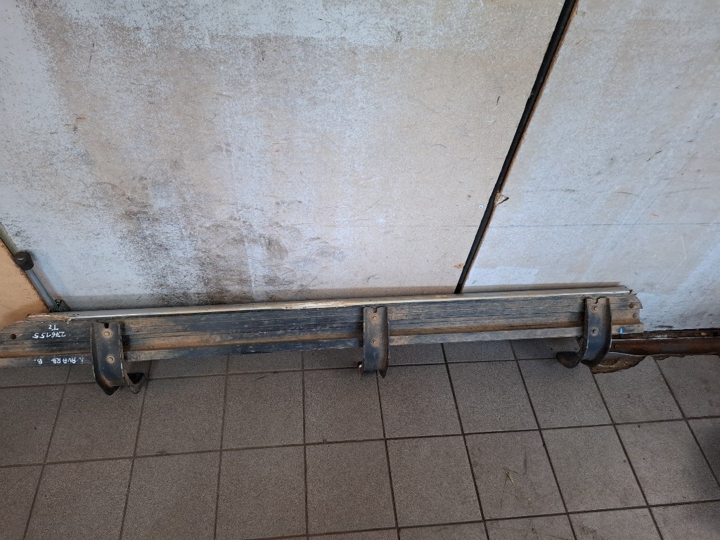 Nissan Navara (D23) bal fellépõ 3. kép