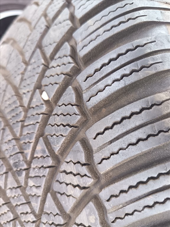  5x112 lyukosztású 16" újszerű Dezent alufelni, rajta 205/60 újszerű Bridgestone téli gumi gumi  7. kép