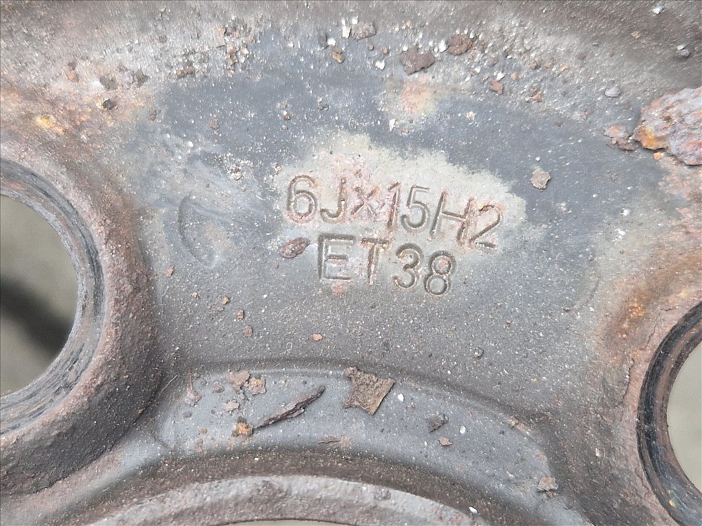  5x100 15" lemezfelni pár Blacklion négyévszakos gumival (26133) 5. kép