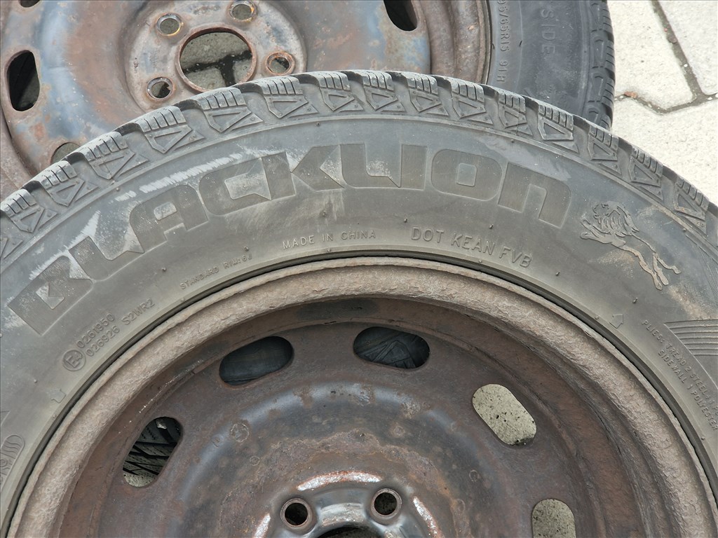  5x100 15" lemezfelni pár Blacklion négyévszakos gumival (26133) 9. kép