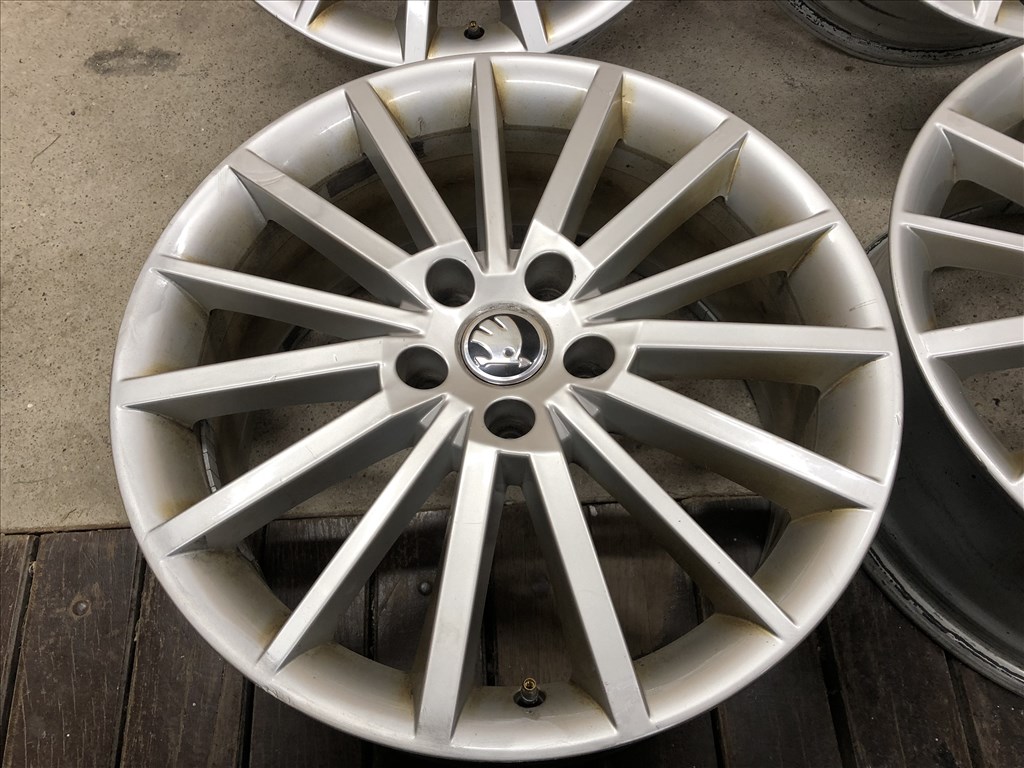 5x112 gyári Skoda 18 col alufelni Audi Seat VW 18 colos  7. kép