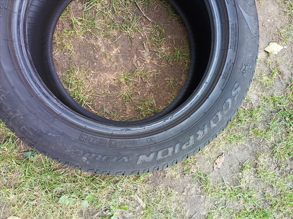  215/60 17" újszerű Pirelli nyári gumi 6. kép