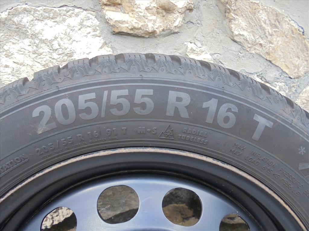 16-os Vw Lemezfelni  ( 205/55-ös téli gumival ) eladó  3. kép