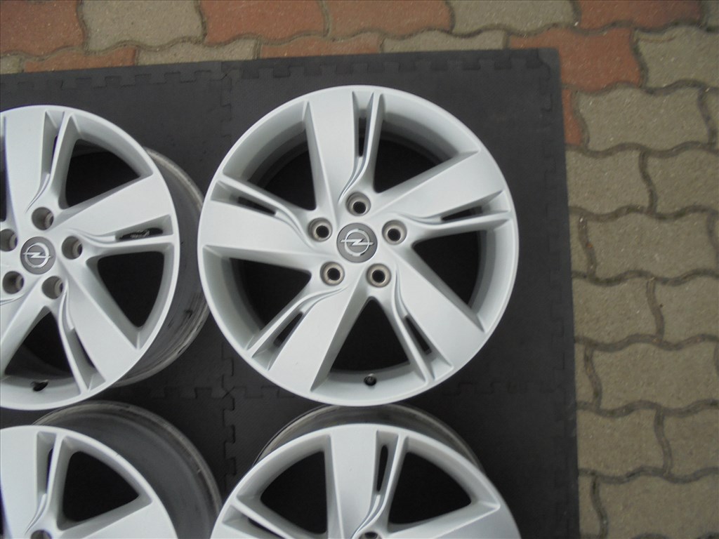 17-es 5 x 115-ös gyári Opel alufelni kitűnő állapotban eladó 4. kép